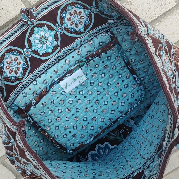 Vera Bradley Pocketbook - Picture 9 of 11